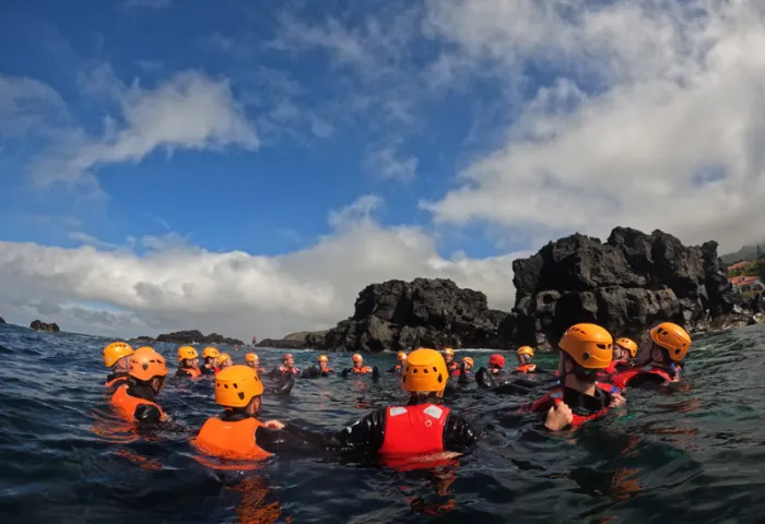 Coasteering na Caloura com a Azorean Active Blueberry
