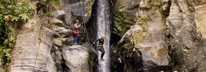 Aventura de Canyoning no Salto do Cabrito